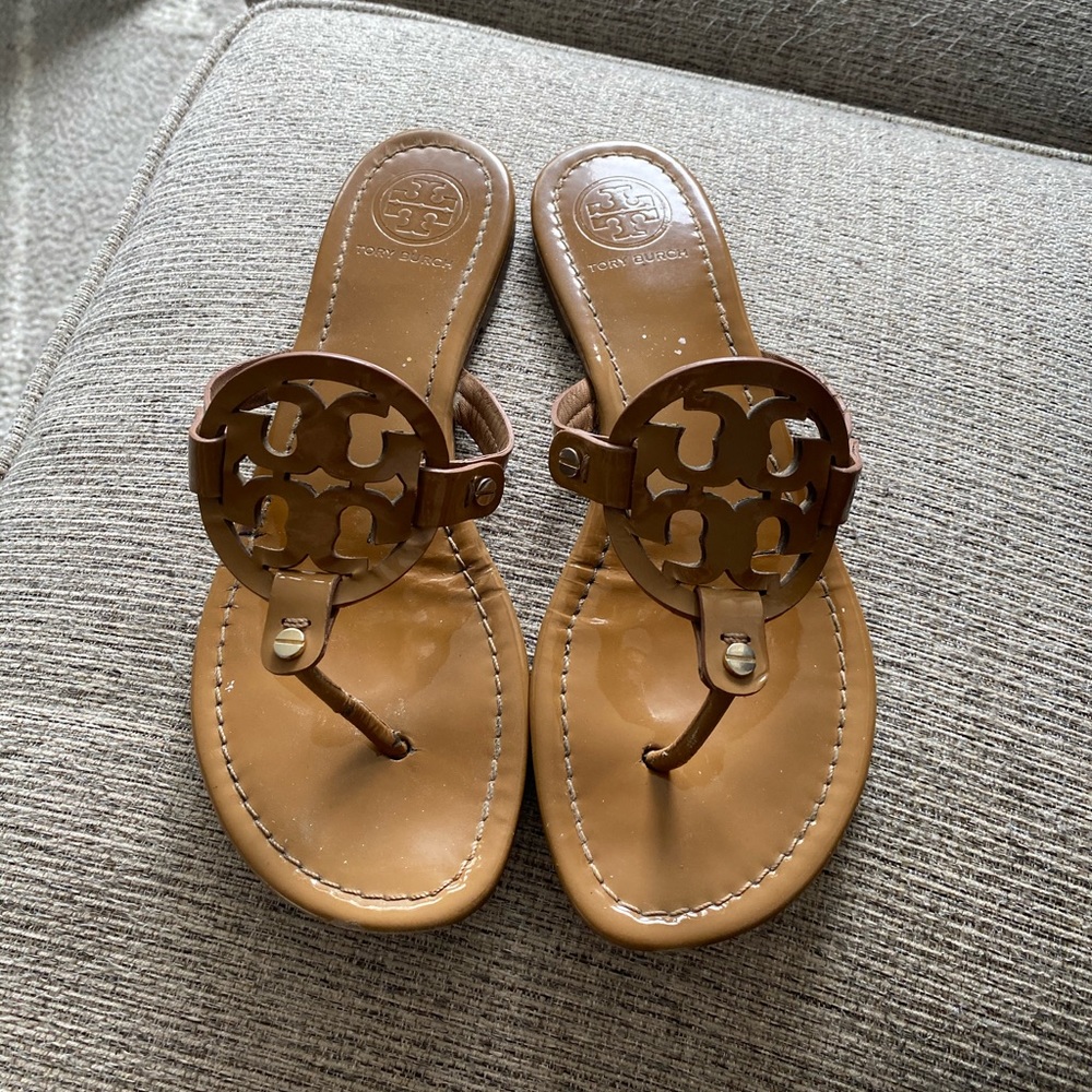 Tory Burch Miller Patent Tan Sandas
